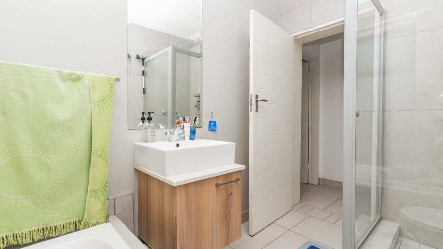 2 Bedroom Property for Sale in Modderfontein Gauteng
