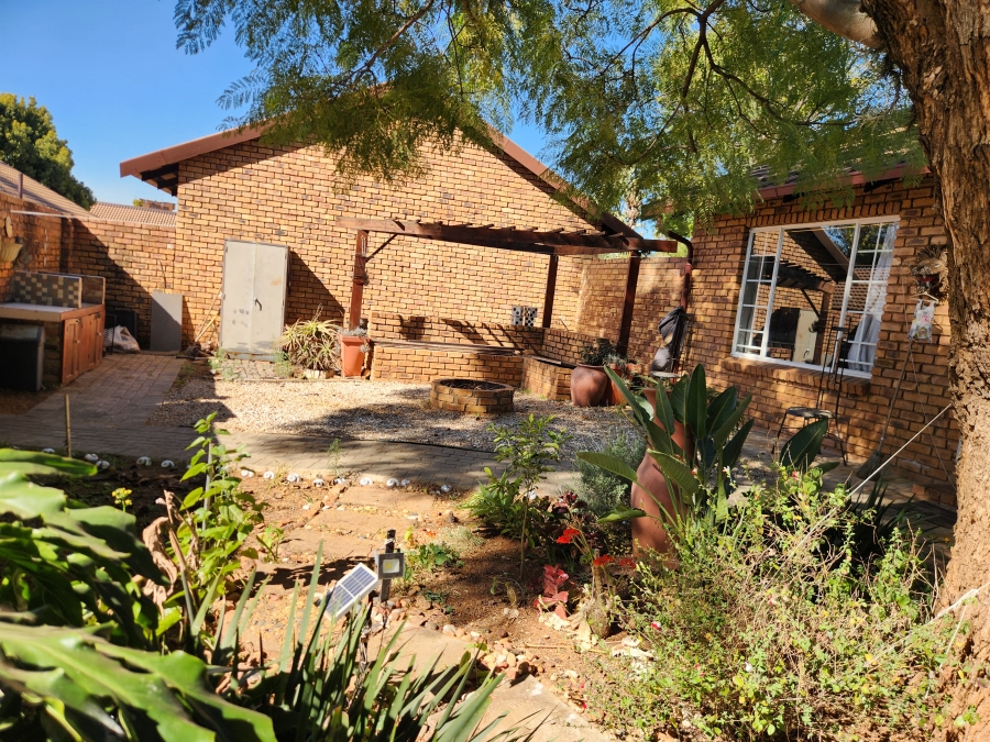 2 Bedroom Property for Sale in Weavind Park Gauteng
