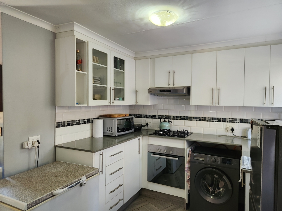 2 Bedroom Property for Sale in Weavind Park Gauteng
