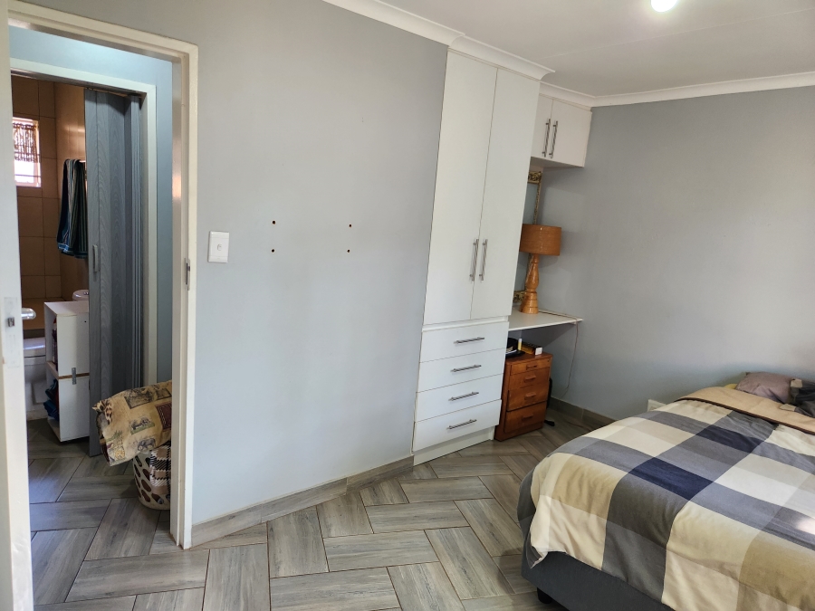 2 Bedroom Property for Sale in Weavind Park Gauteng
