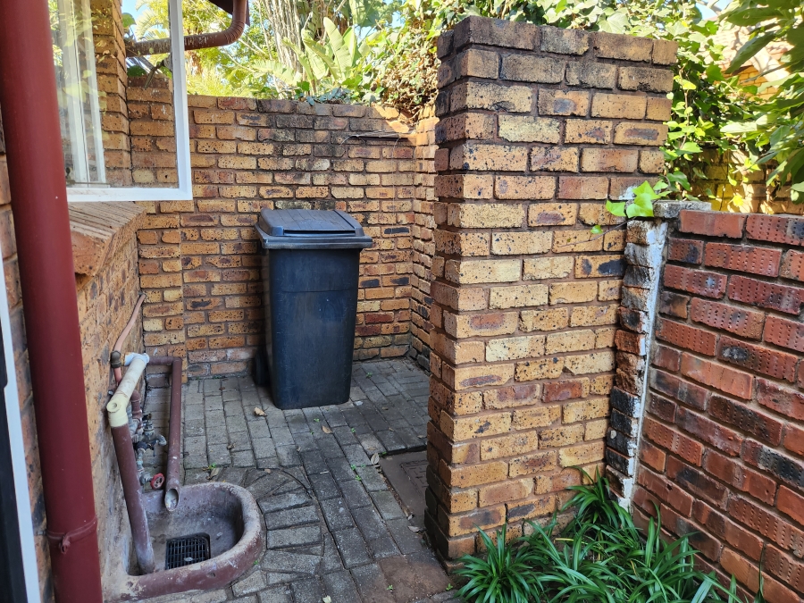 2 Bedroom Property for Sale in Weavind Park Gauteng