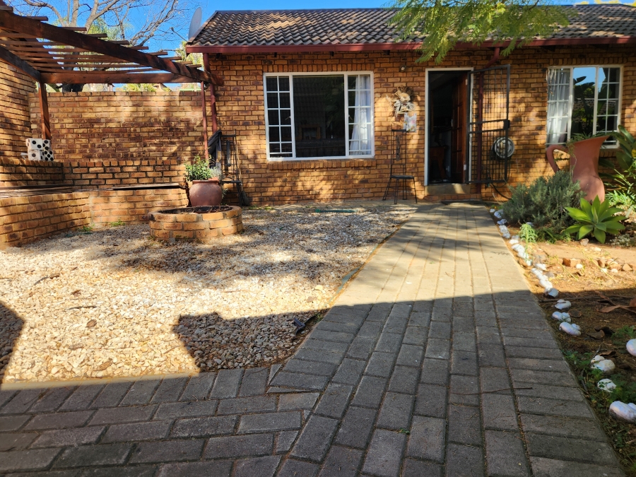 2 Bedroom Property for Sale in Weavind Park Gauteng