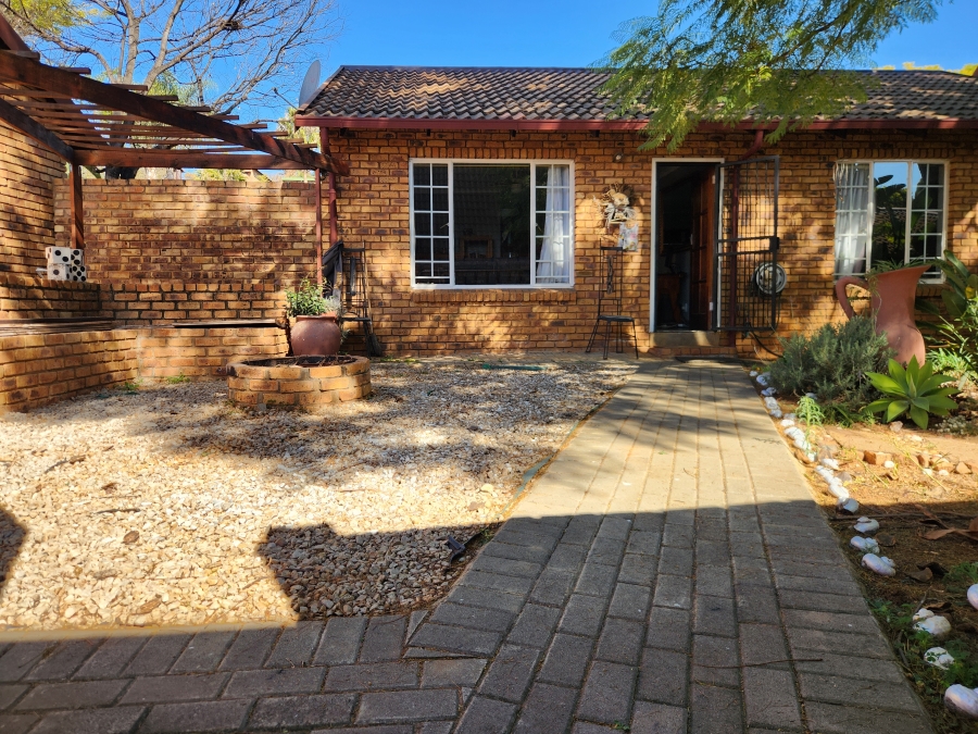2 Bedroom Property for Sale in Weavind Park Gauteng