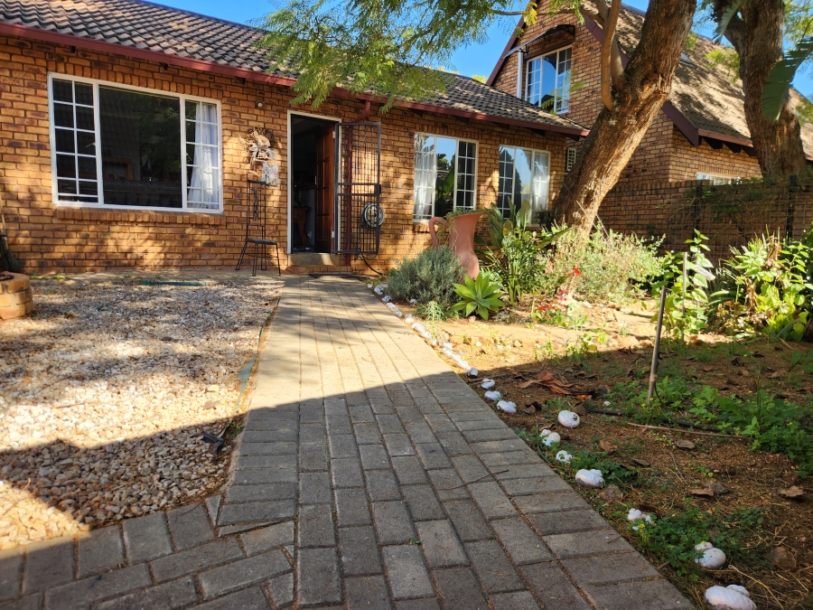 2 Bedroom Property for Sale in Weavind Park Gauteng