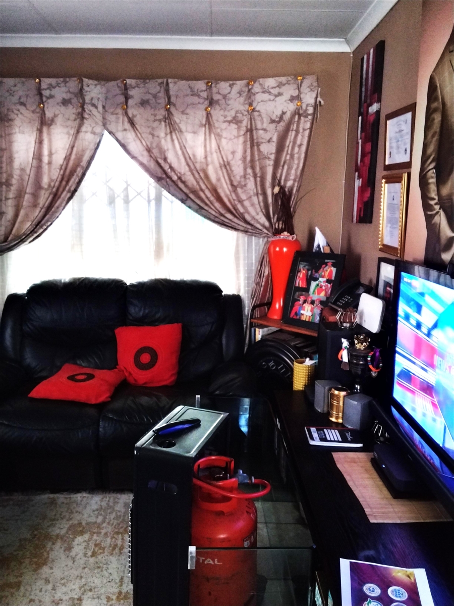 3 Bedroom Property for Sale in Dawn Park Gauteng