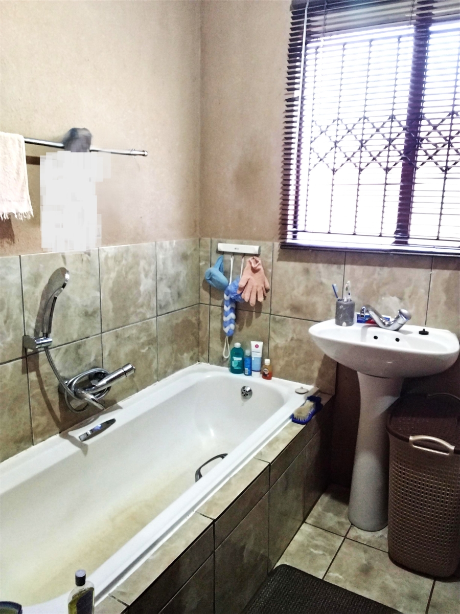 3 Bedroom Property for Sale in Dawn Park Gauteng