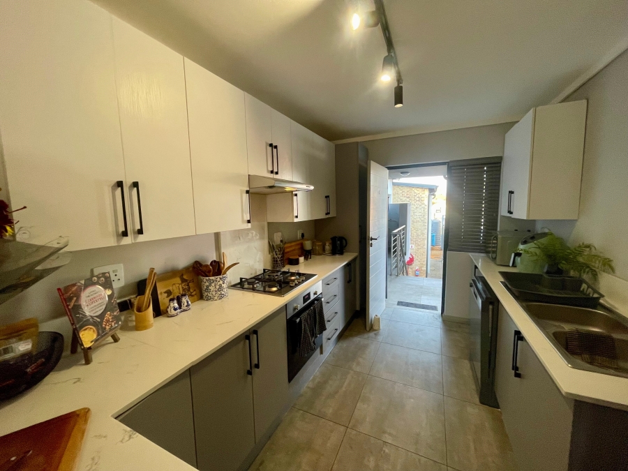 2 Bedroom Property for Sale in Alphen Park Gauteng