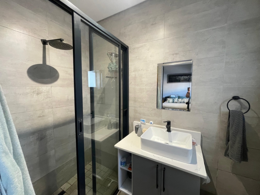 2 Bedroom Property for Sale in Alphen Park Gauteng