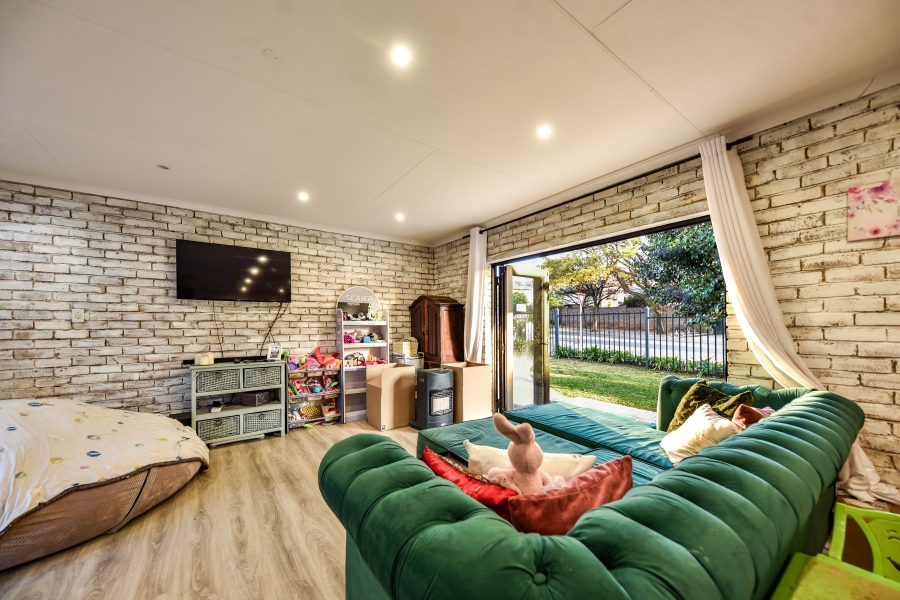 3 Bedroom Property for Sale in Garsfontein Gauteng