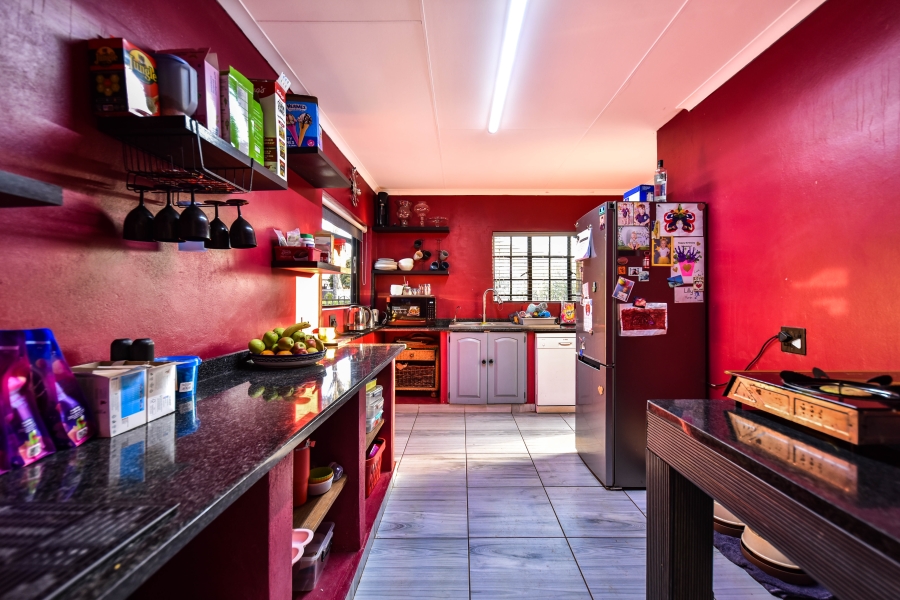 3 Bedroom Property for Sale in Garsfontein Gauteng