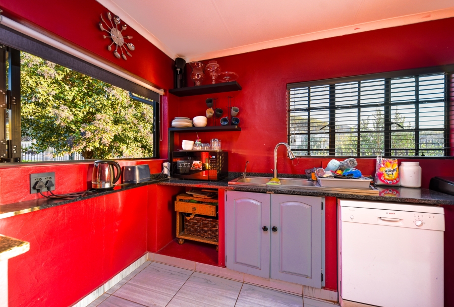 3 Bedroom Property for Sale in Garsfontein Gauteng