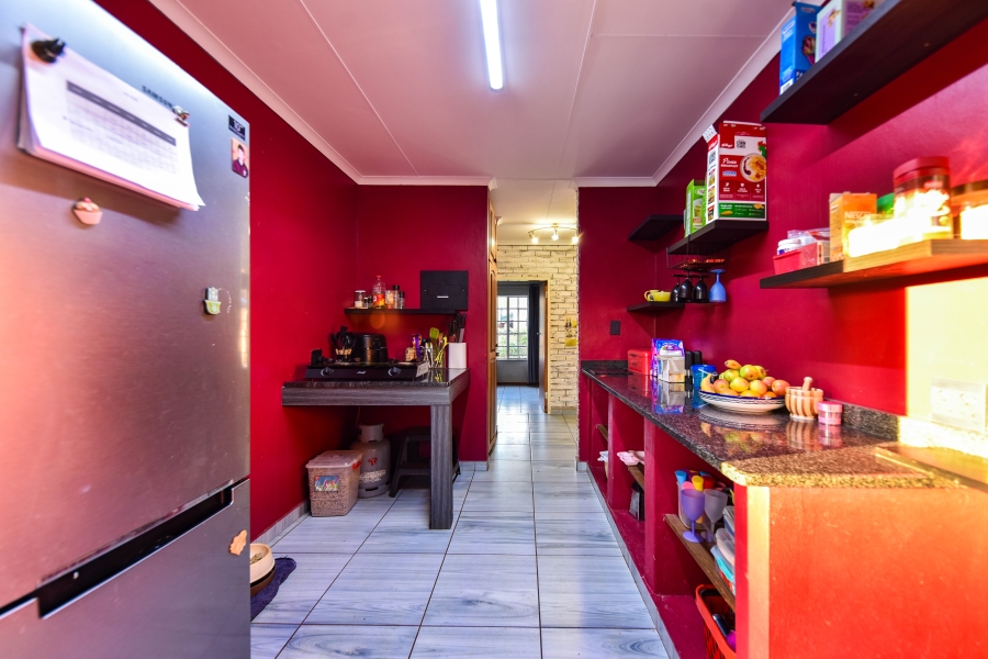 3 Bedroom Property for Sale in Garsfontein Gauteng