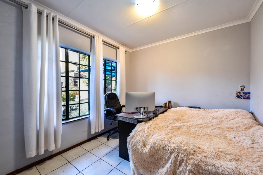 3 Bedroom Property for Sale in Garsfontein Gauteng
