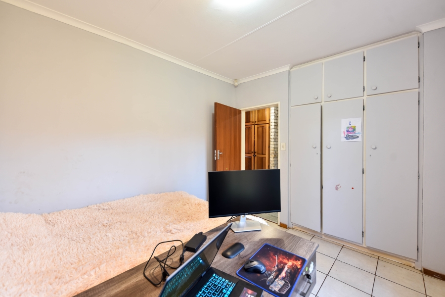3 Bedroom Property for Sale in Garsfontein Gauteng