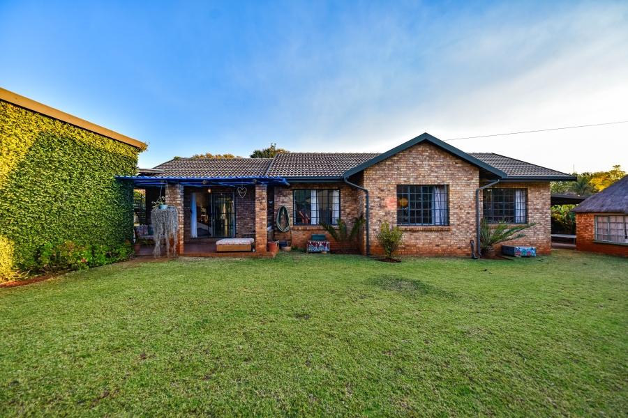 3 Bedroom Property for Sale in Garsfontein Gauteng