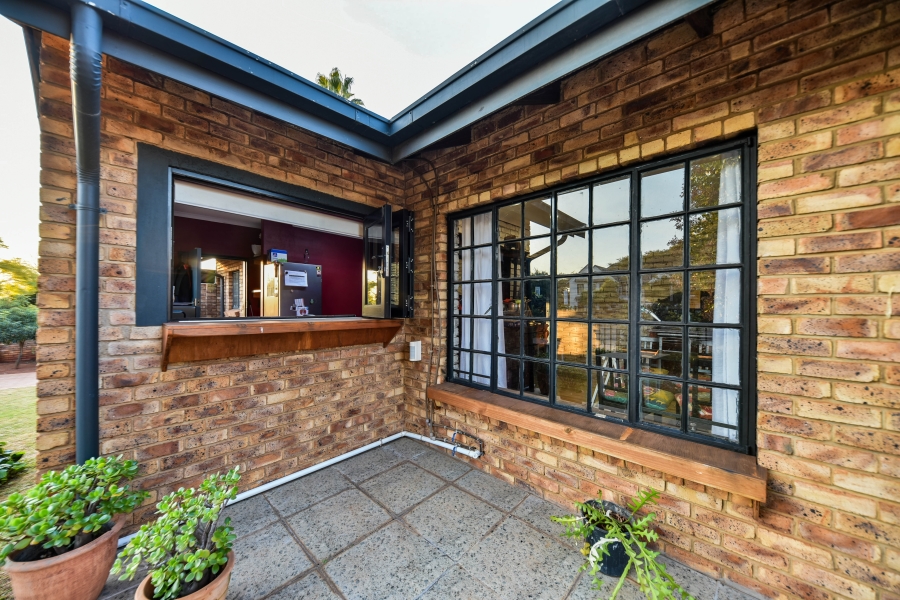 3 Bedroom Property for Sale in Garsfontein Gauteng