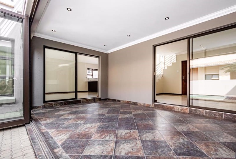 4 Bedroom Property for Sale in La Como Lifestyle Estate Gauteng