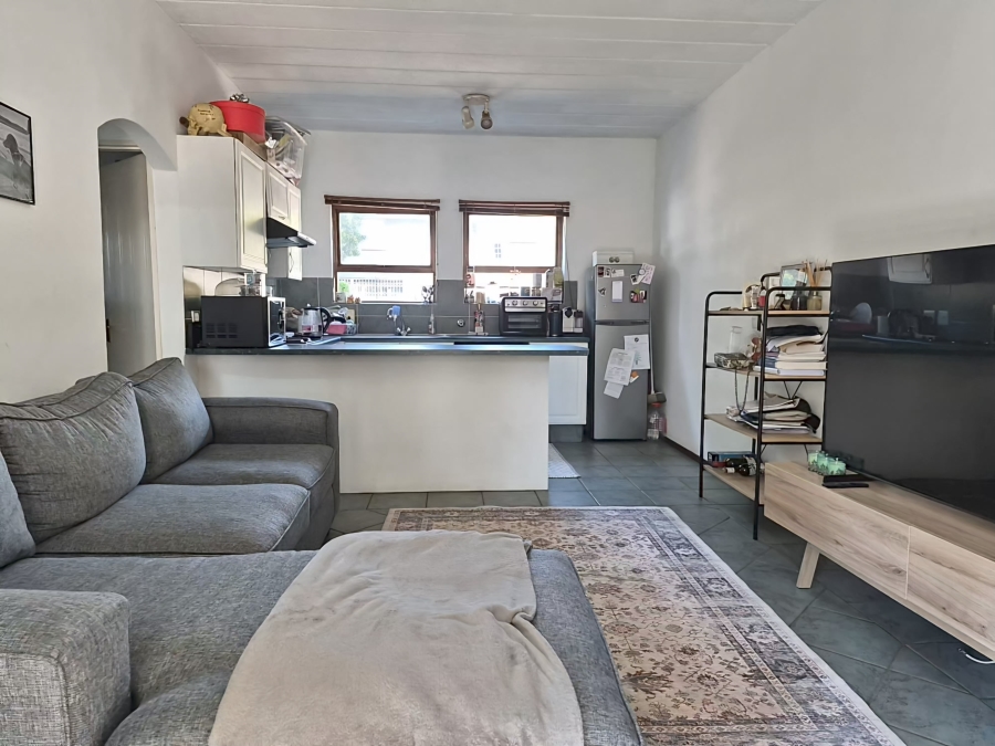 To Let 1 Bedroom Property for Rent in Waverley Gauteng