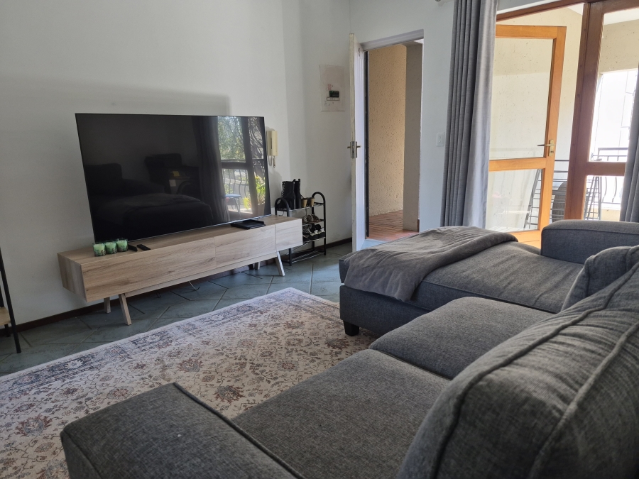 To Let 1 Bedroom Property for Rent in Waverley Gauteng
