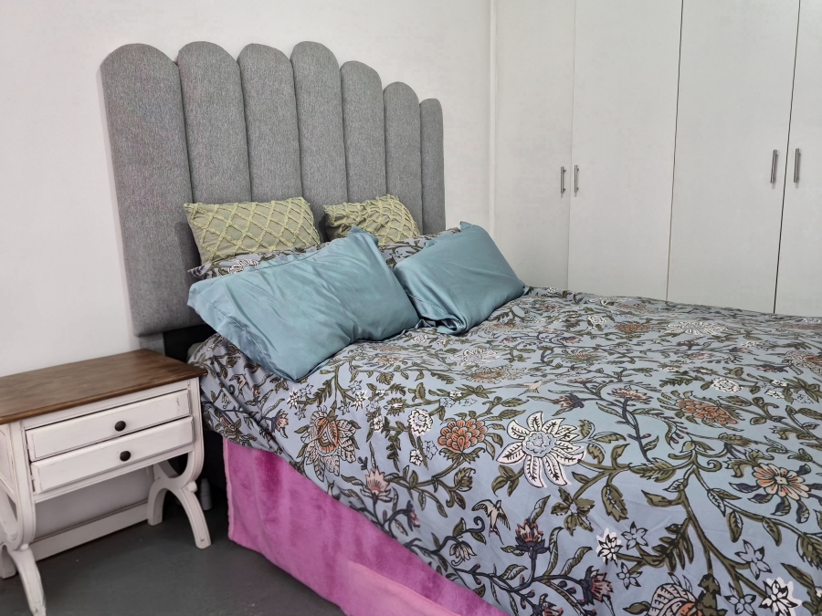 To Let 1 Bedroom Property for Rent in Waverley Gauteng