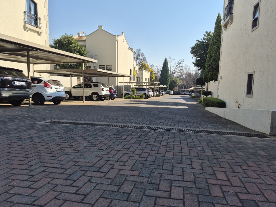 To Let 1 Bedroom Property for Rent in Waverley Gauteng