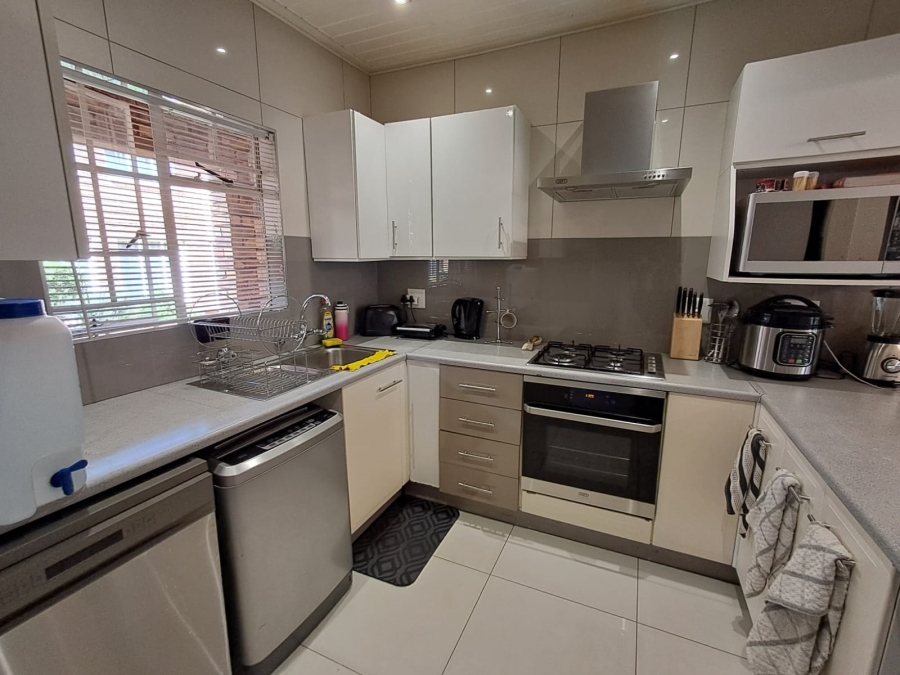 To Let 2 Bedroom Property for Rent in Ravensklip Gauteng