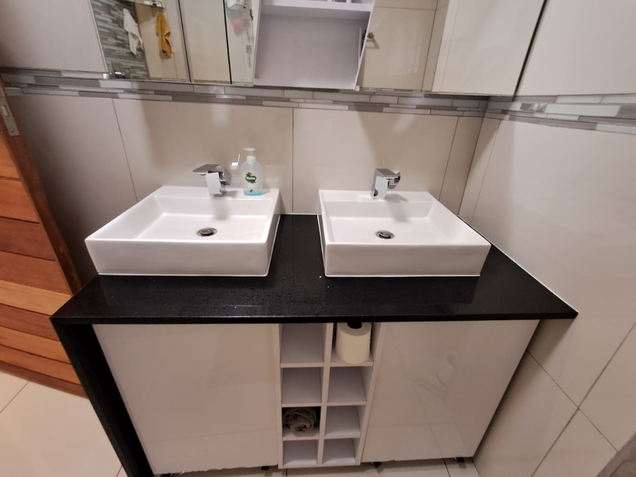 To Let 2 Bedroom Property for Rent in Ravensklip Gauteng