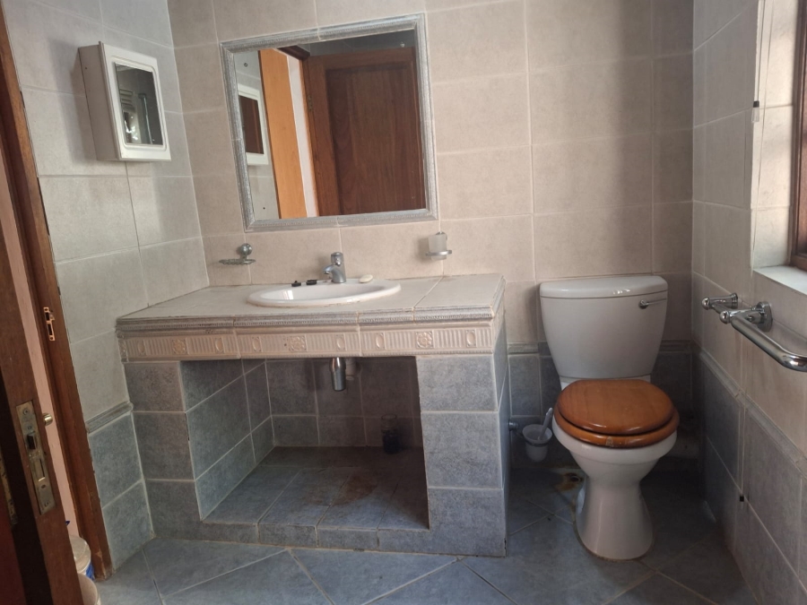 To Let 1 Bedroom Property for Rent in Senderwood Gauteng