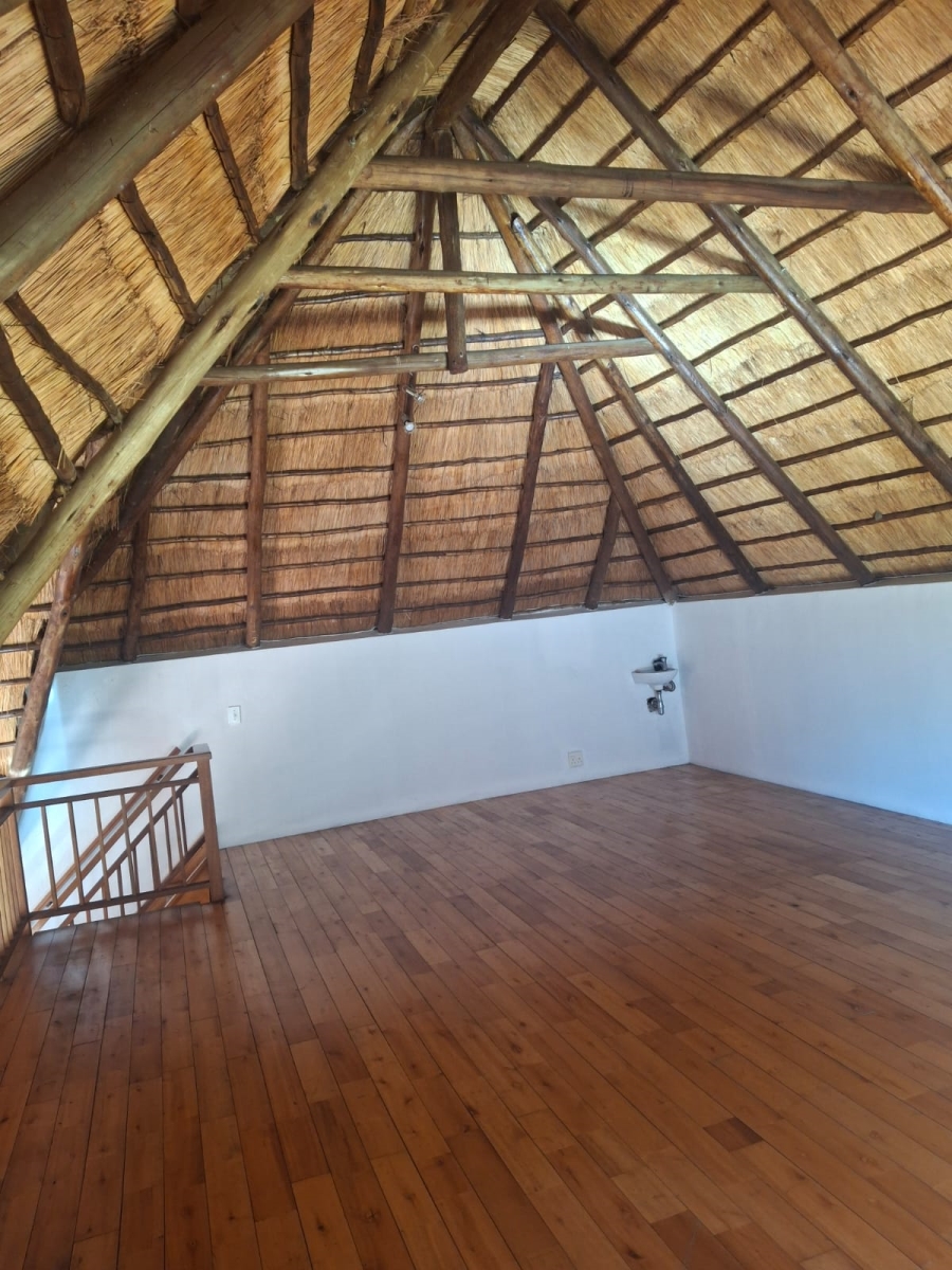 To Let 1 Bedroom Property for Rent in Senderwood Gauteng