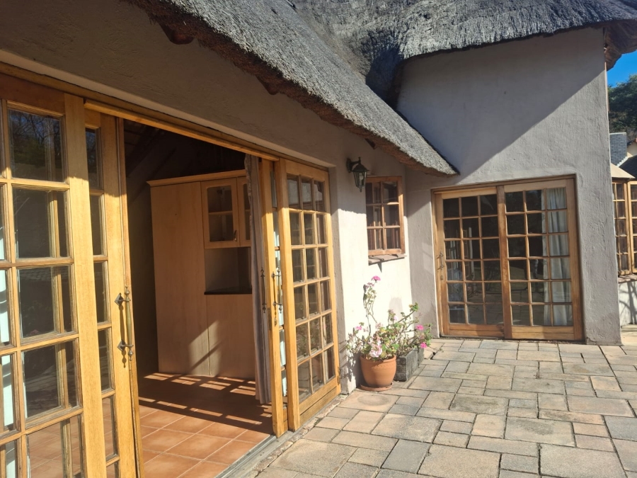 To Let 1 Bedroom Property for Rent in Senderwood Gauteng