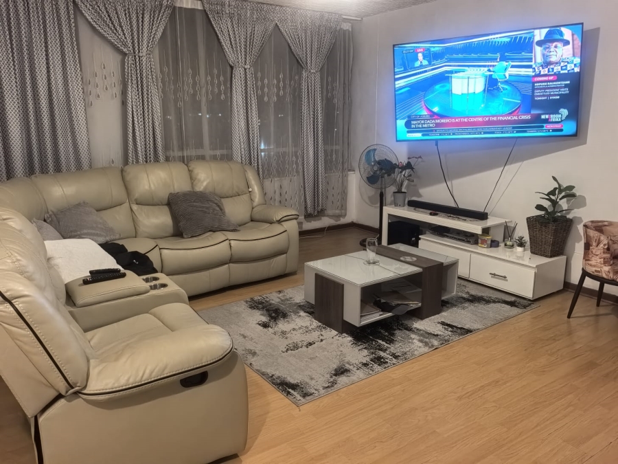 2 Bedroom Property for Sale in Silverton Gauteng