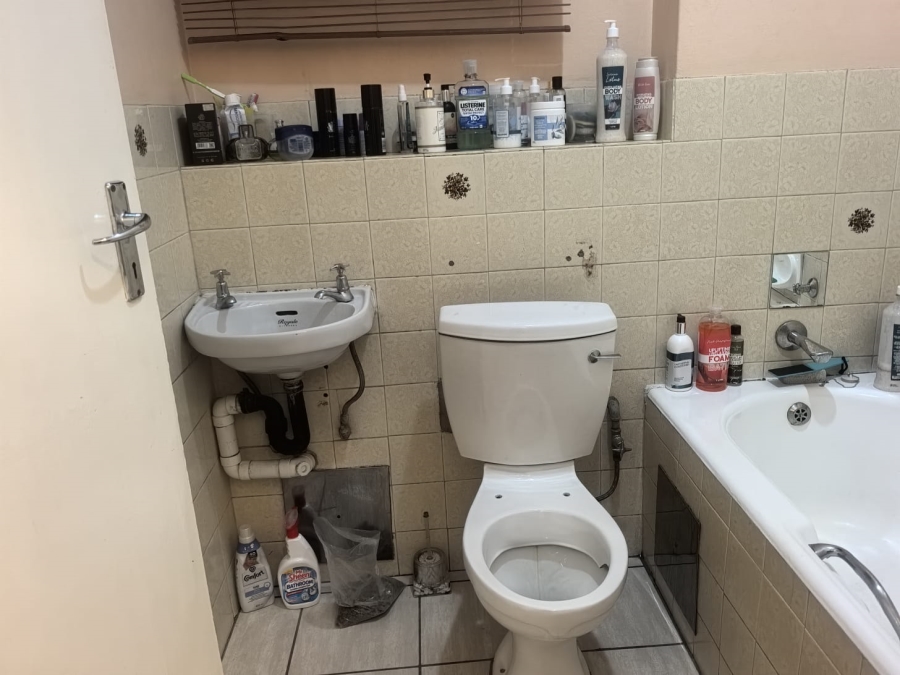 2 Bedroom Property for Sale in Silverton Gauteng