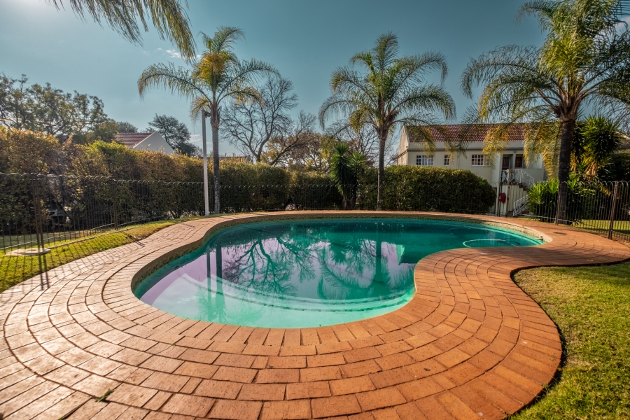 2 Bedroom Property for Sale in Faerie Glen Gauteng