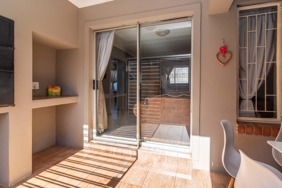 2 Bedroom Property for Sale in Florida Glen Gauteng