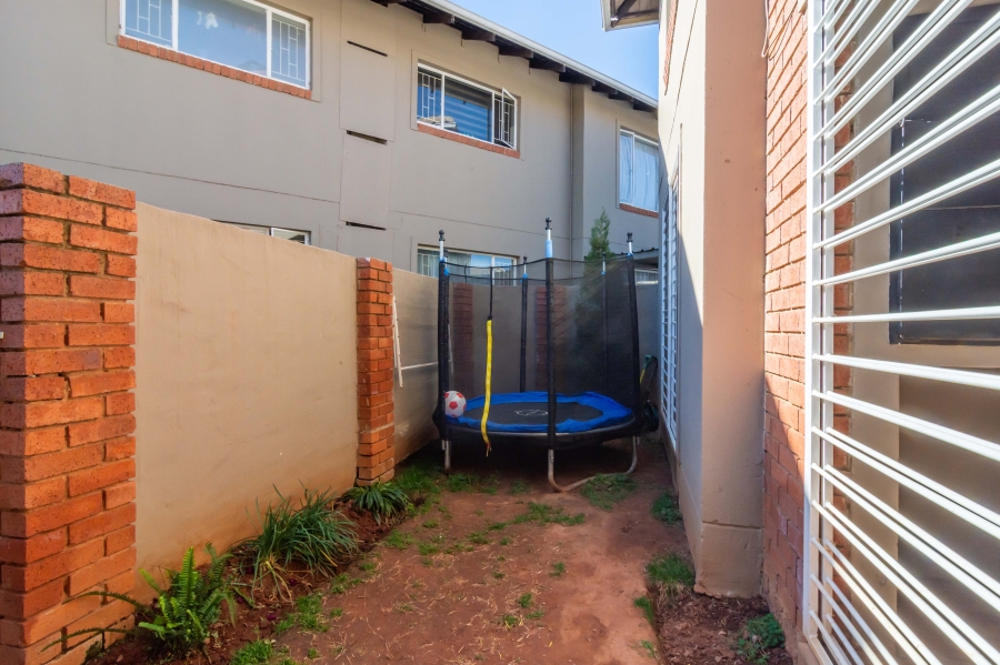 2 Bedroom Property for Sale in Florida Glen Gauteng