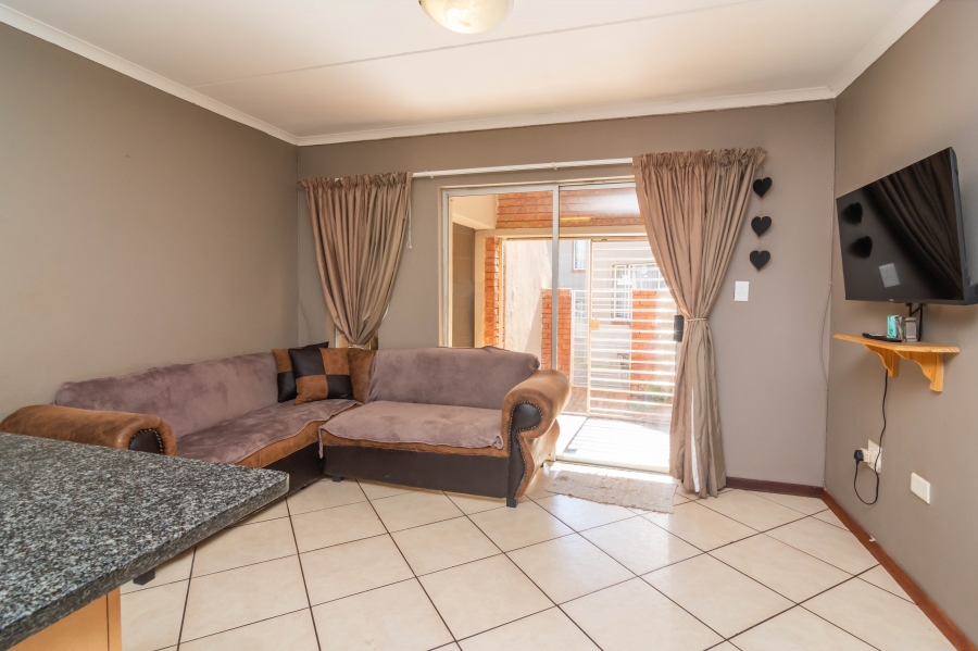 2 Bedroom Property for Sale in Florida Glen Gauteng