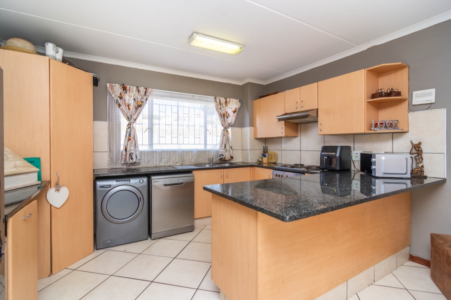 2 Bedroom Property for Sale in Florida Glen Gauteng