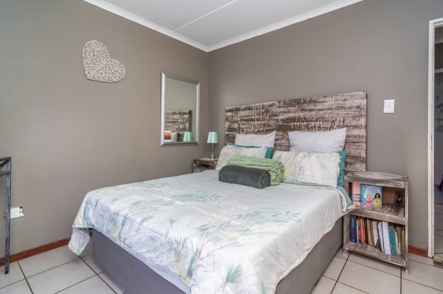2 Bedroom Property for Sale in Florida Glen Gauteng