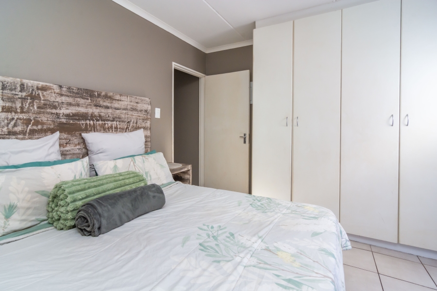 2 Bedroom Property for Sale in Florida Glen Gauteng