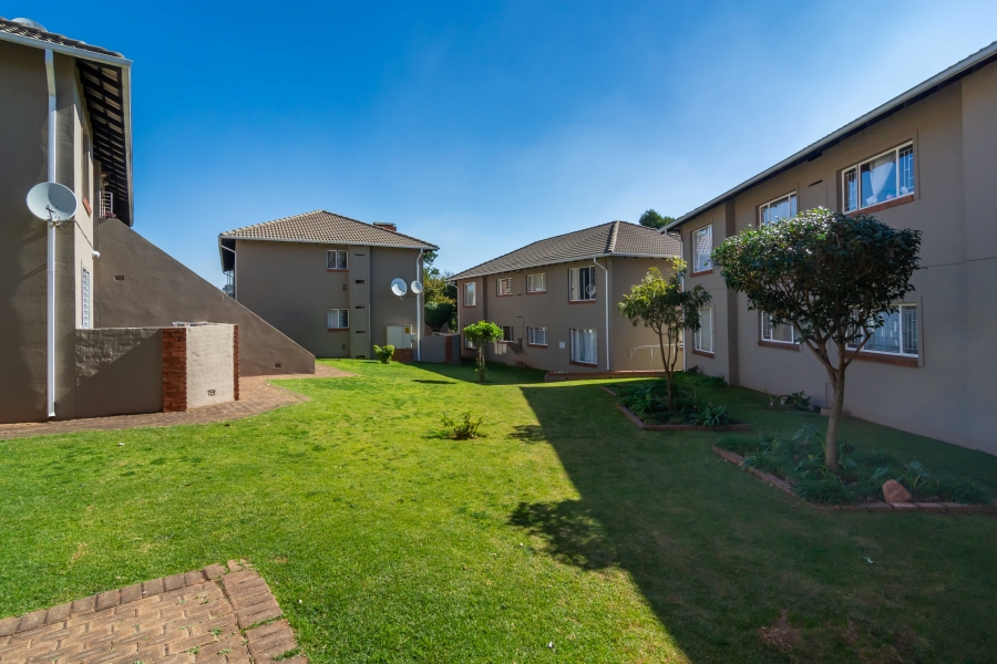 2 Bedroom Property for Sale in Florida Glen Gauteng