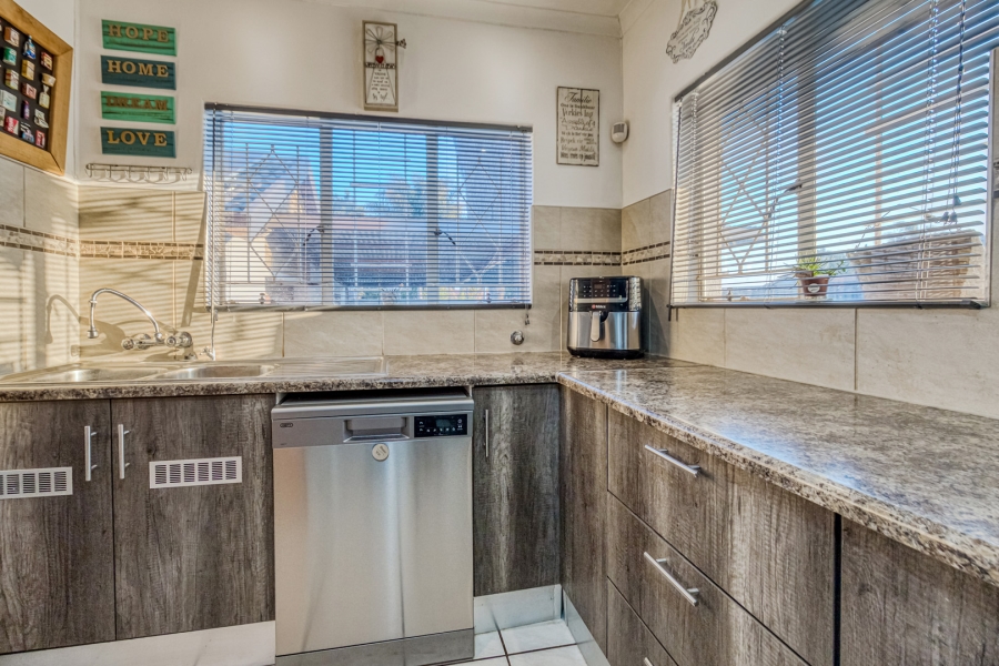 3 Bedroom Property for Sale in Groblerpark Gauteng