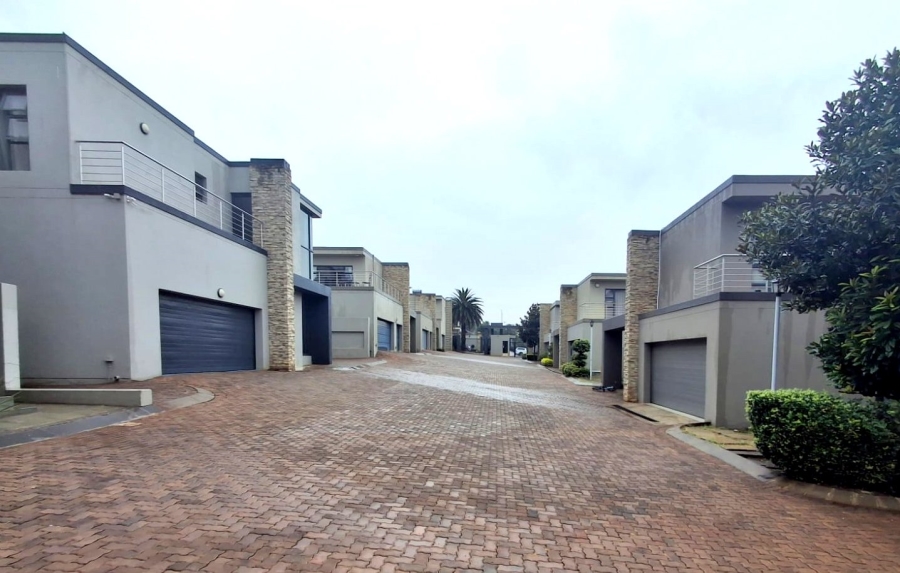 3 Bedroom Property for Sale in Bedford Gardens Gauteng