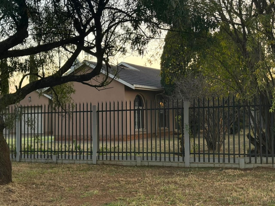 3 Bedroom Property for Sale in Vanderbijlpark SE 6 Gauteng
