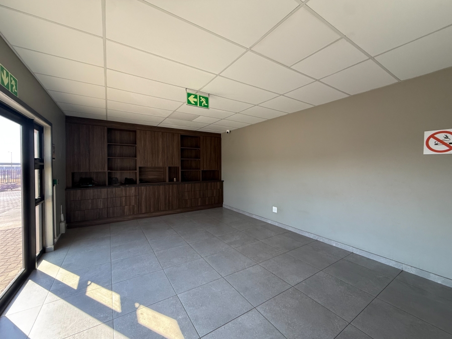 To Let Commercial Property for Rent in Knoppieslaagte Gauteng
