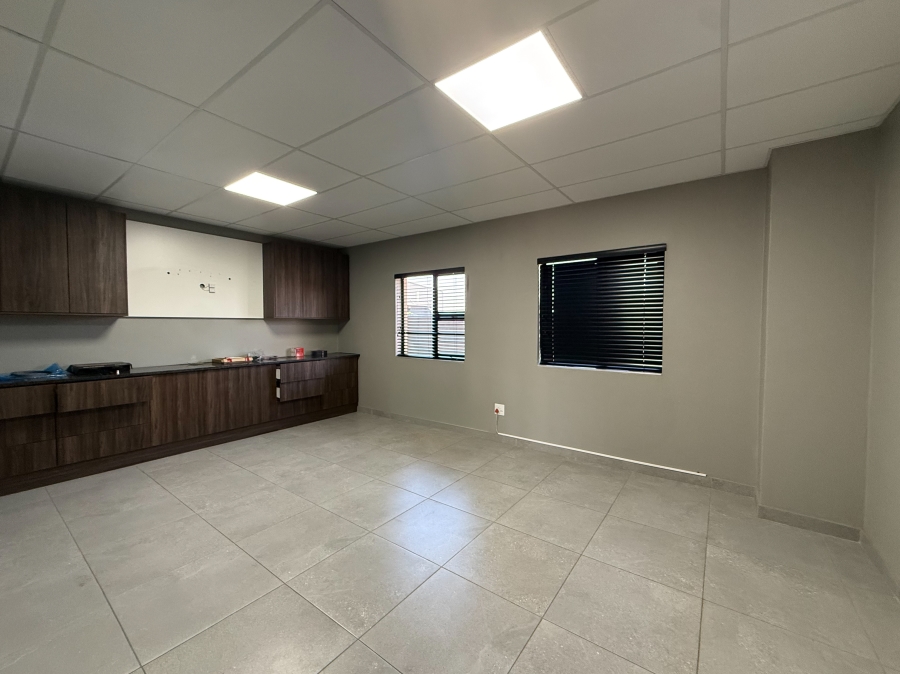 To Let Commercial Property for Rent in Knoppieslaagte Gauteng