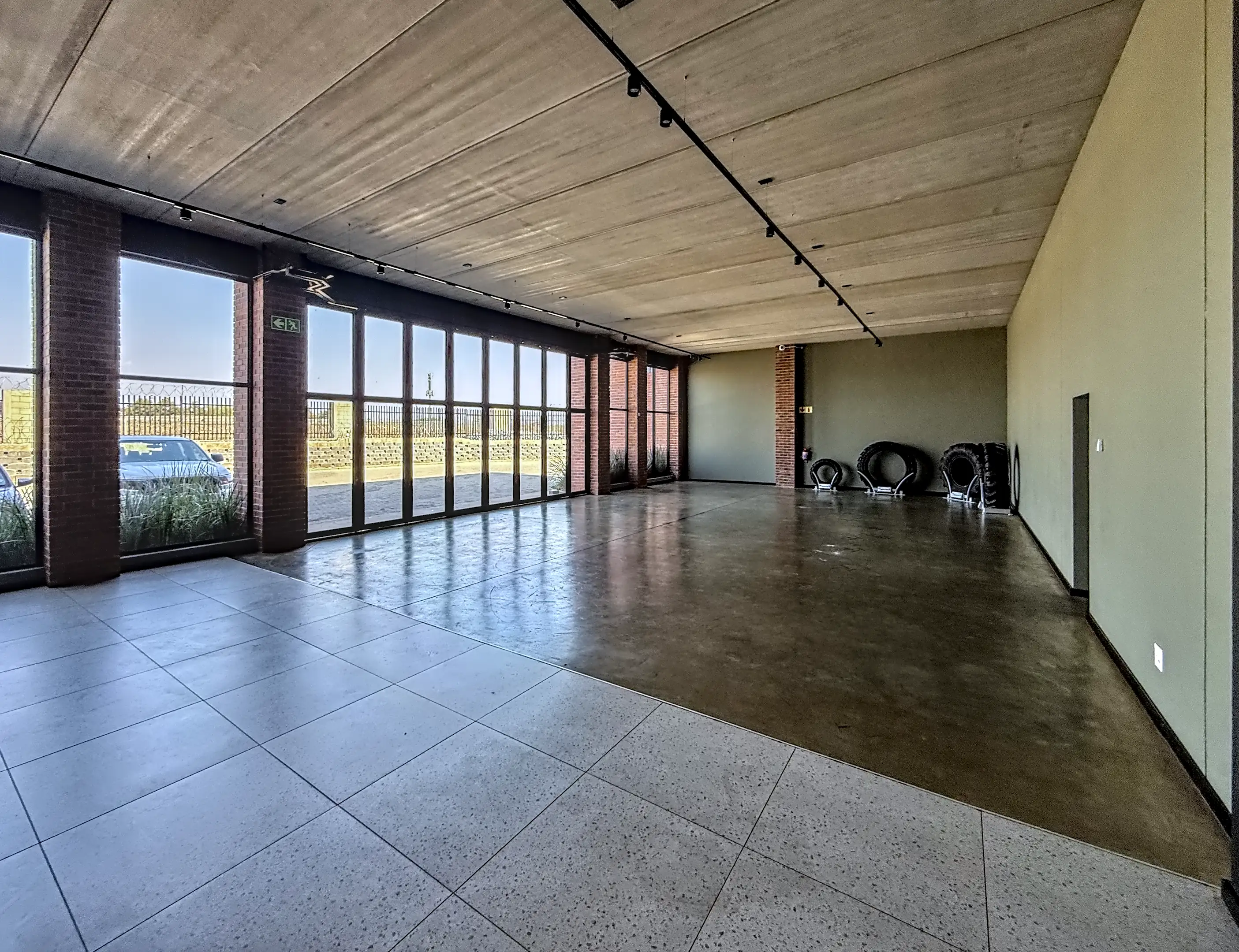 To Let Commercial Property for Rent in Knoppieslaagte Gauteng