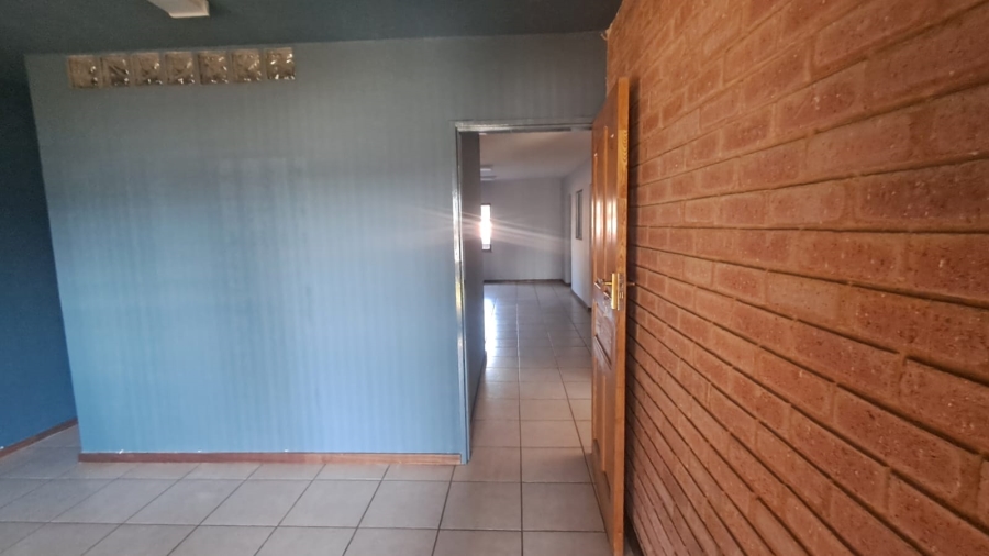 To Let Commercial Property for Rent in Highveld Gauteng