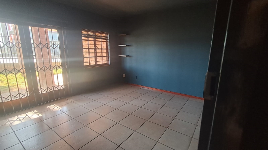 To Let Commercial Property for Rent in Highveld Gauteng