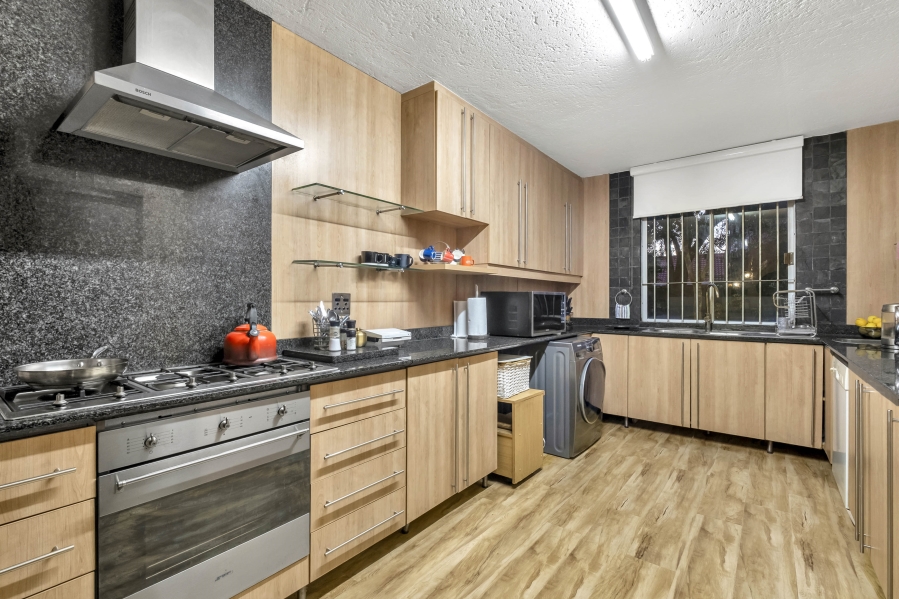 4 Bedroom Property for Sale in Morningside Manor Gauteng