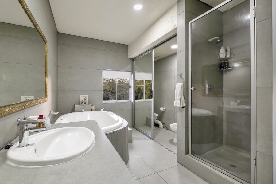4 Bedroom Property for Sale in Morningside Manor Gauteng